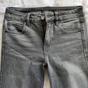 Grey level 99 jeans.